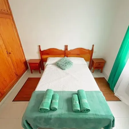 Oceano Azul Luminoso 50 Metros Del Mar En Centro Corralejo